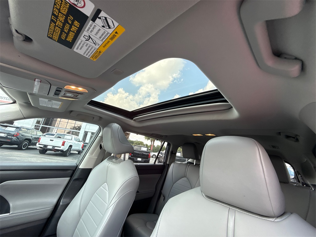2021 Toyota Highlander XLE photo 33
