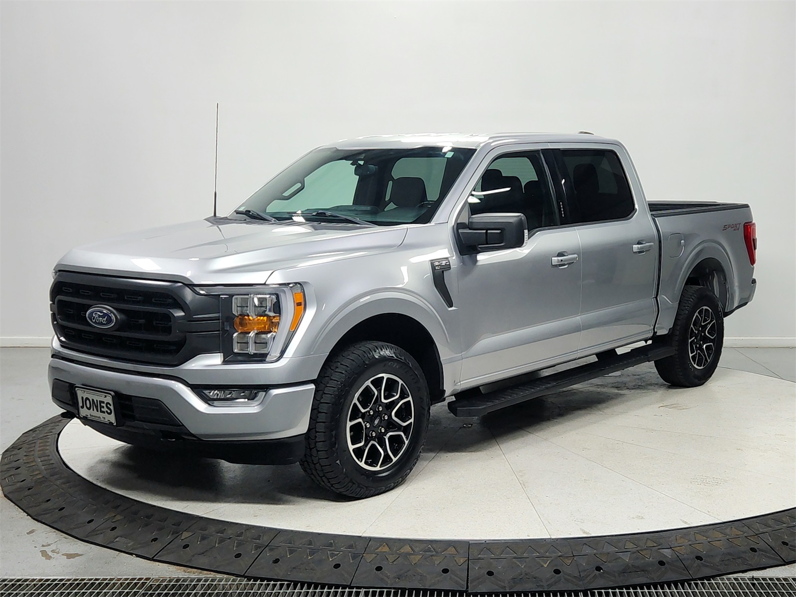 2023 Ford F-150 XLT photo 3