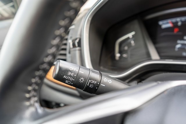 2022 Honda CR-V Touring photo 16
