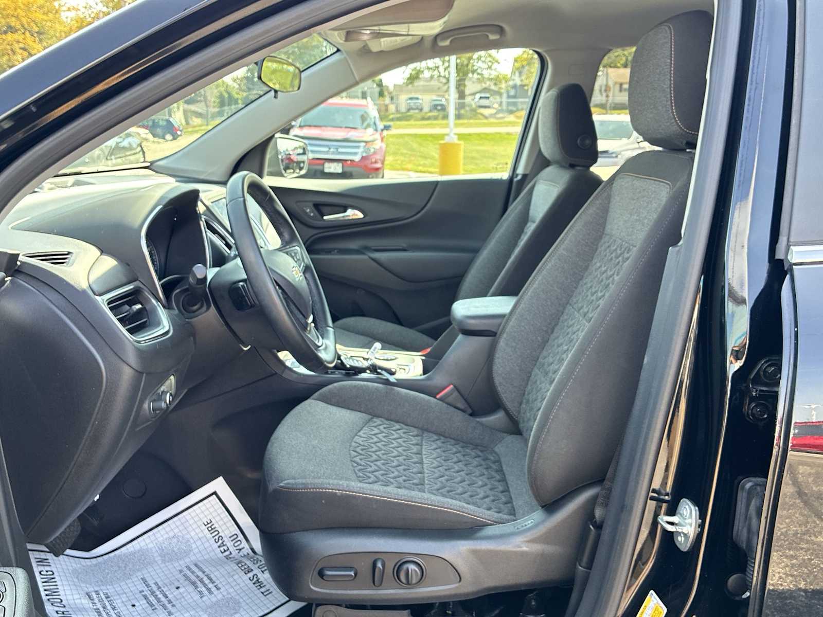 2023 Chevrolet Equinox LT photo 18