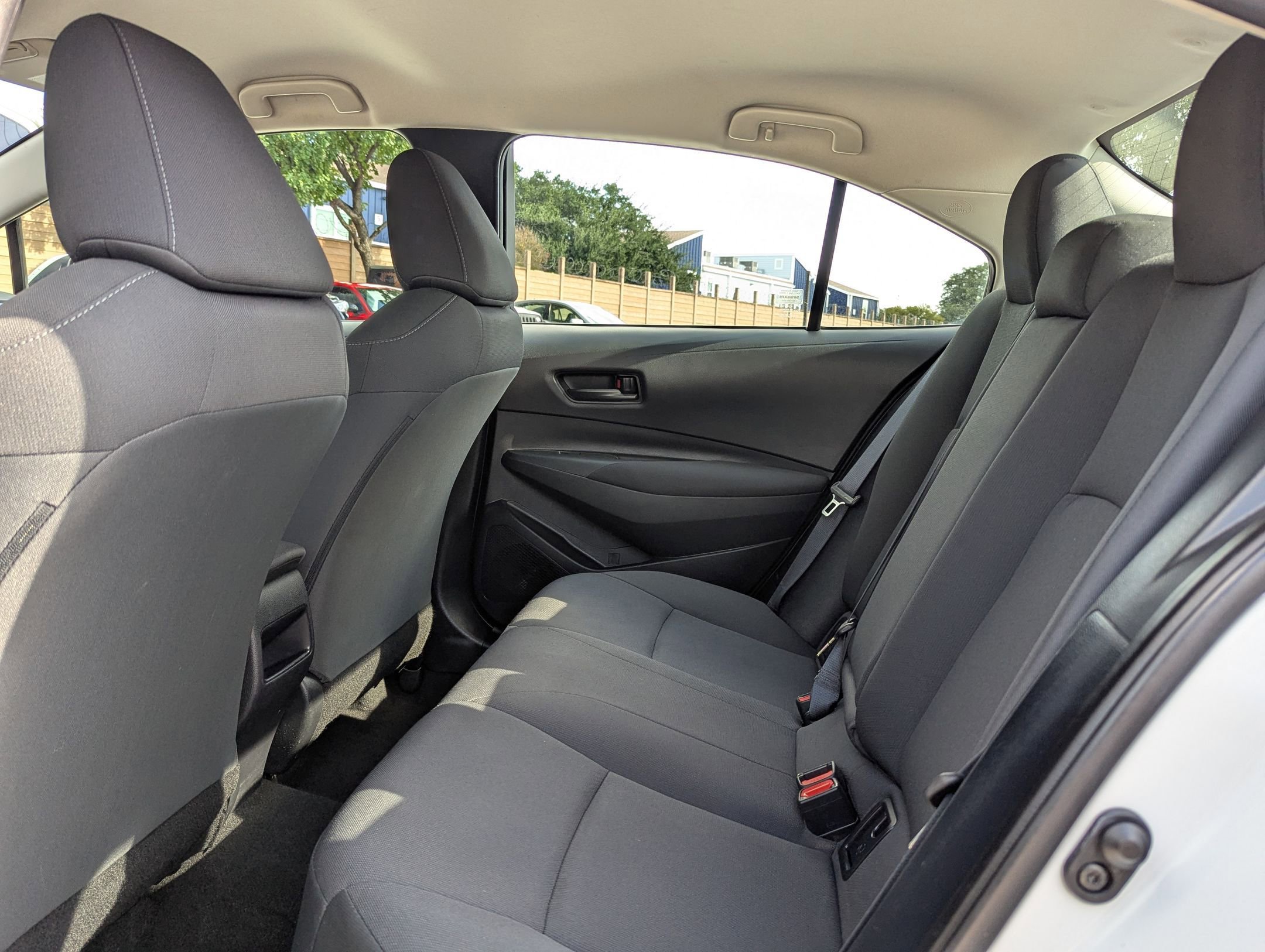 2022 Toyota Corolla LE photo 15