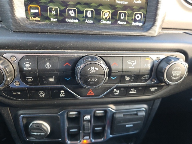 2021 Jeep Gladiator Willys photo 12