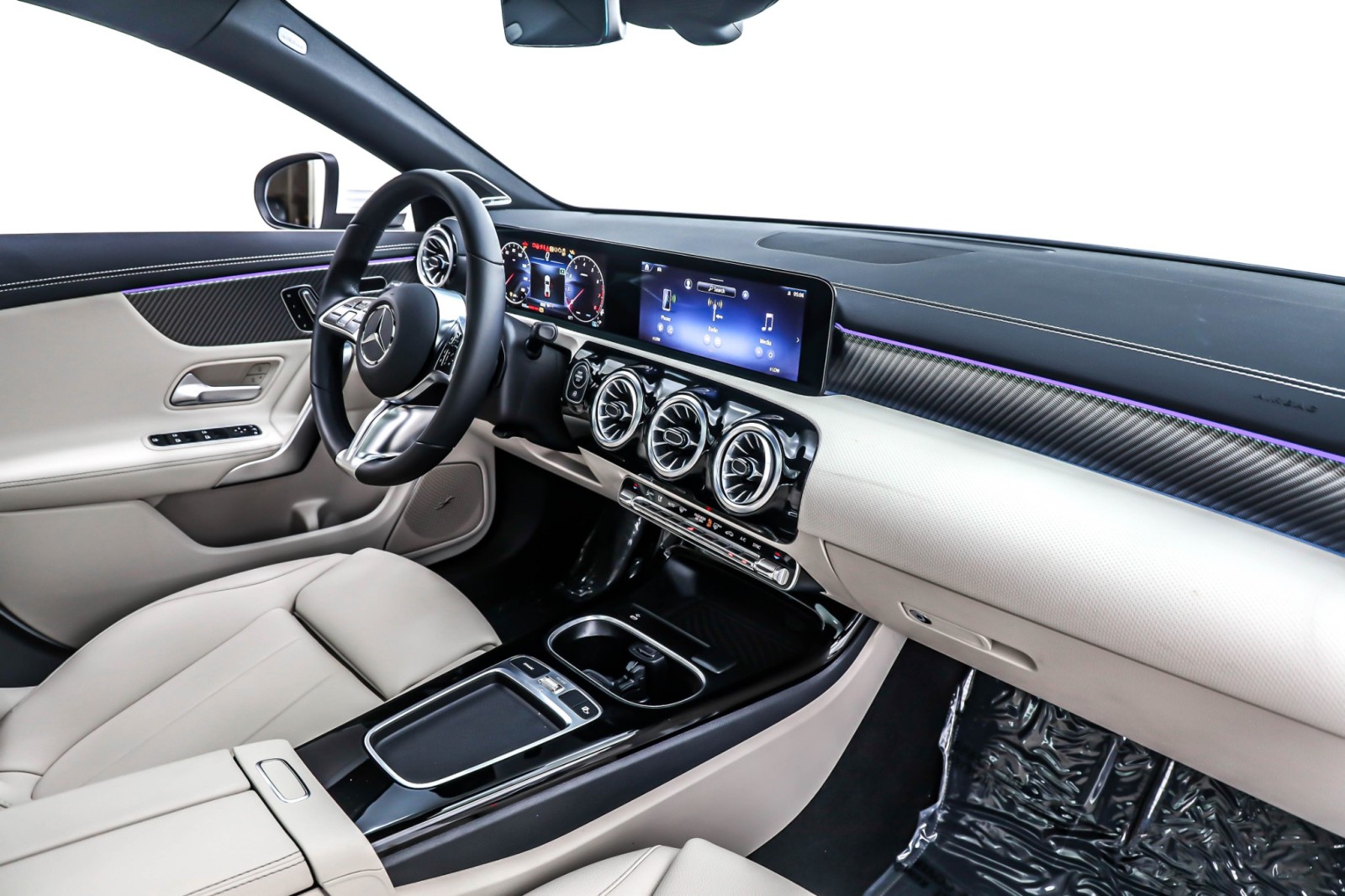 2025 Mercedes Benz CLA 250 photo 16