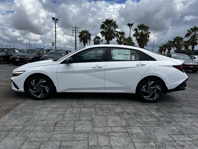 2025 Hyundai Elantra SEL Sport photo 4