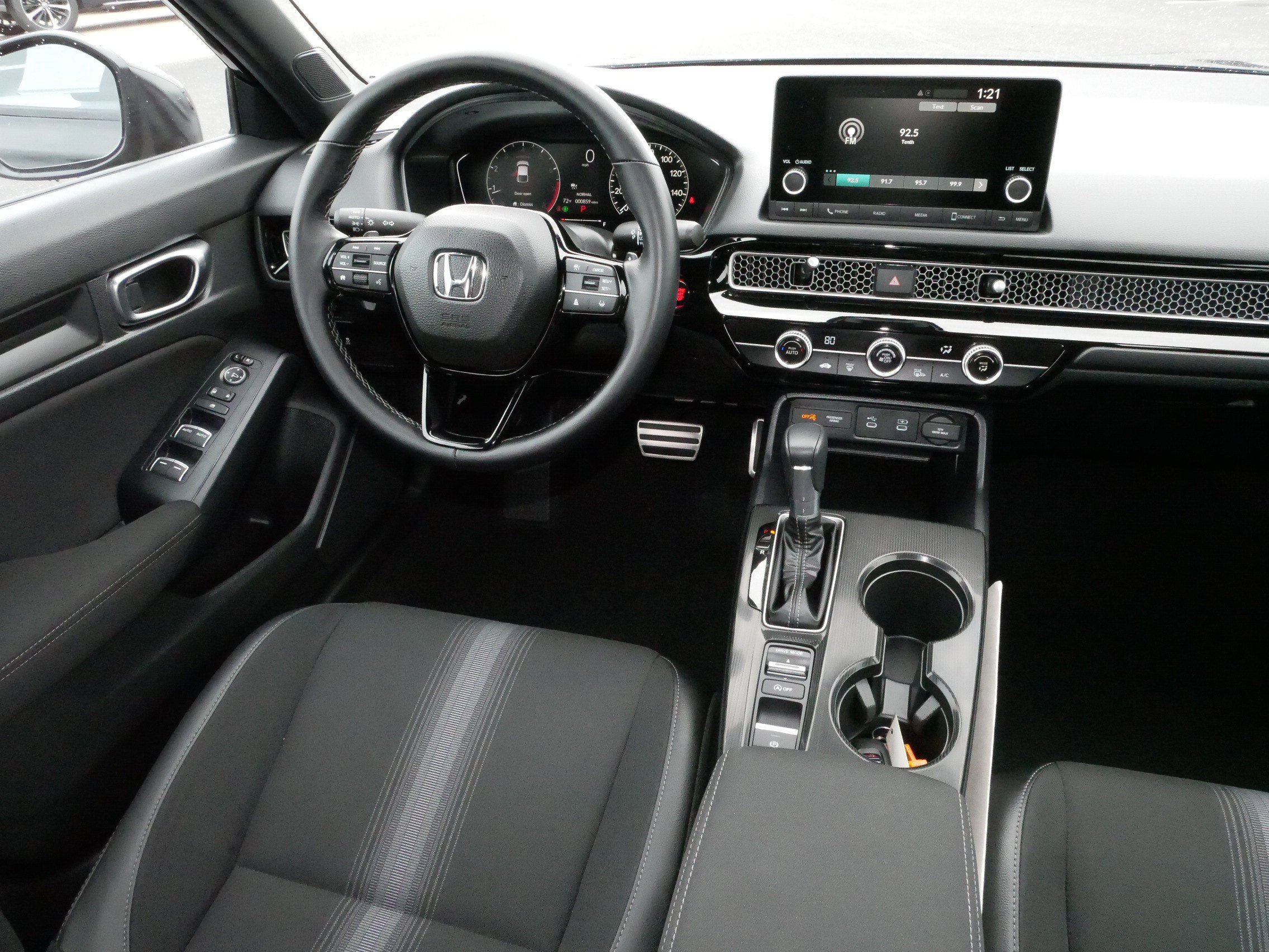 2025 Honda Civic Hatchback Sport photo 8