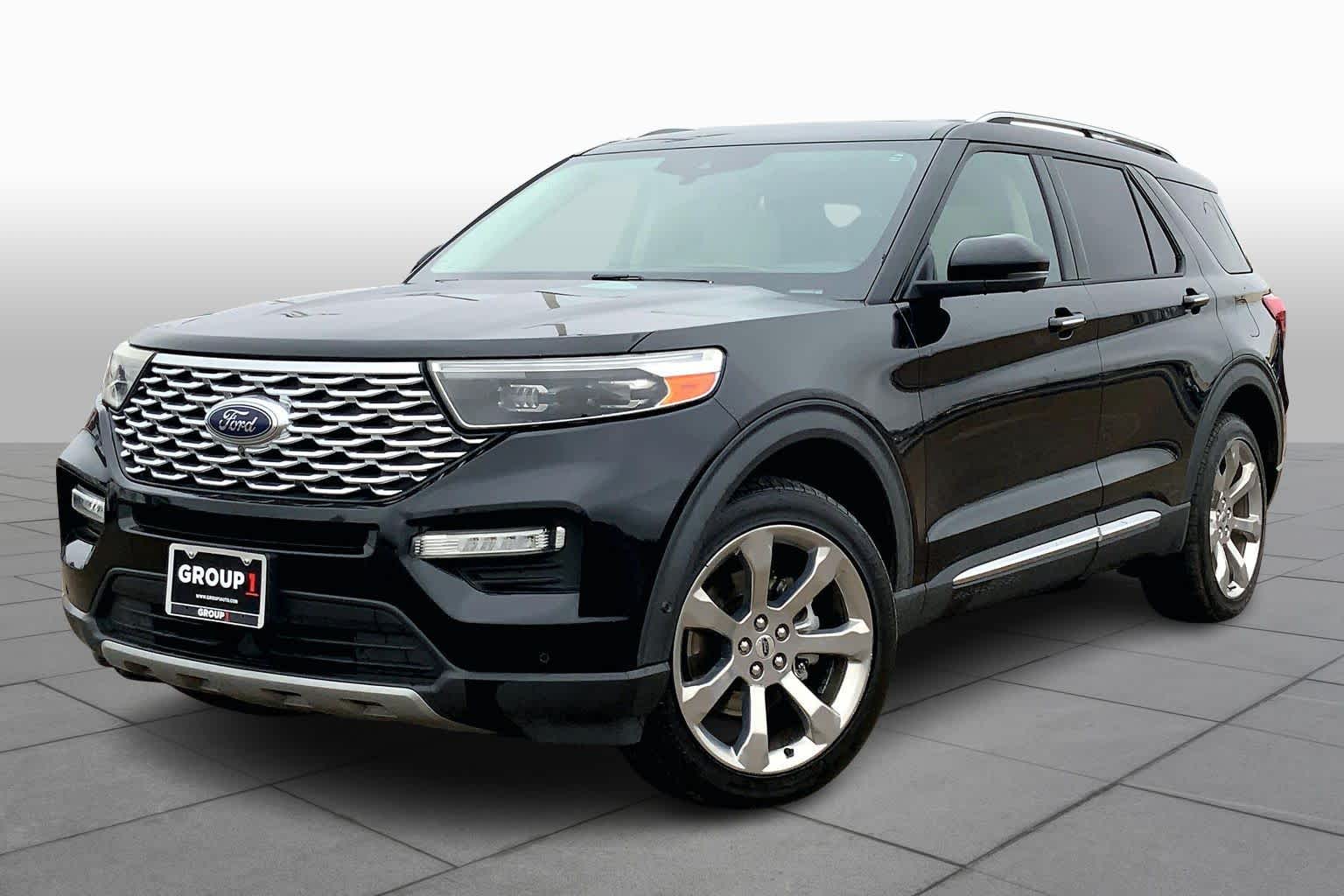 2020 Ford Explorer Platinum's photo