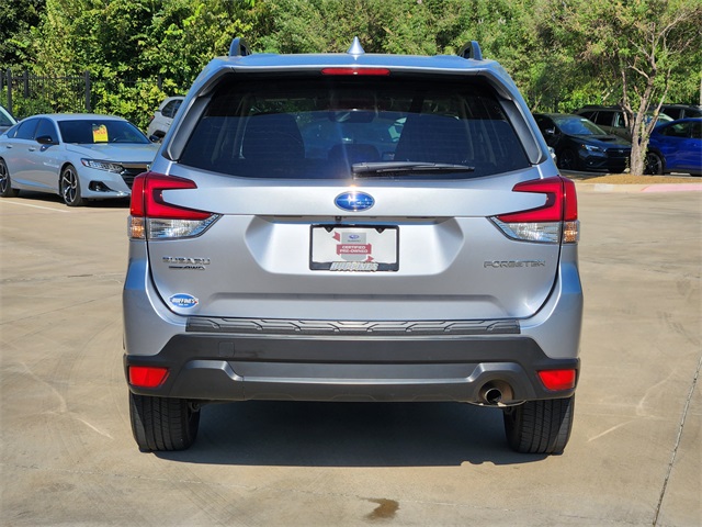 2020 Subaru Forester Premium photo 4