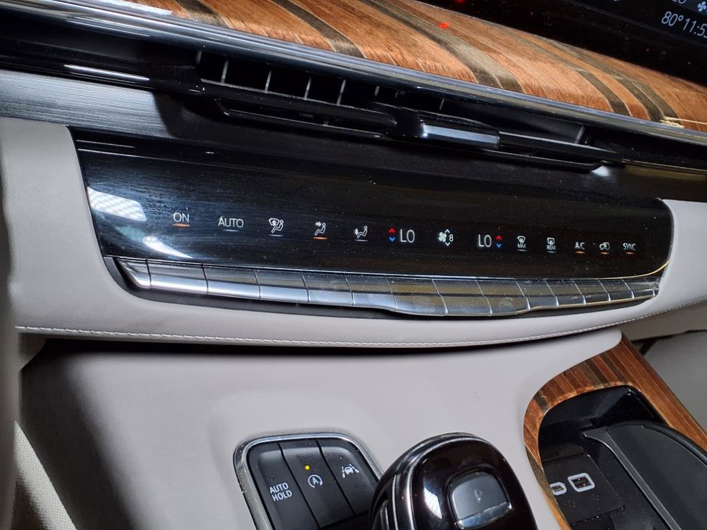 2023 Cadillac Escalade ESV Sport Platinum photo 5