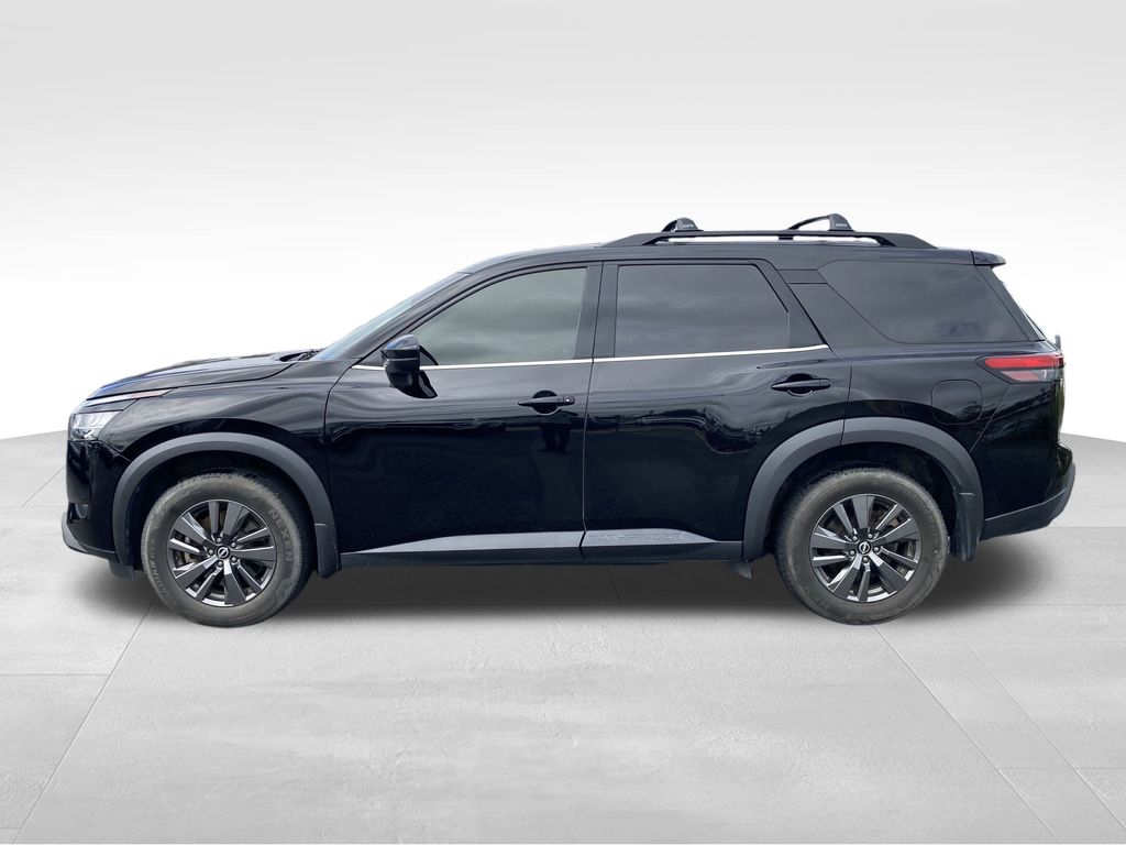 2022 Nissan Pathfinder SV photo 3
