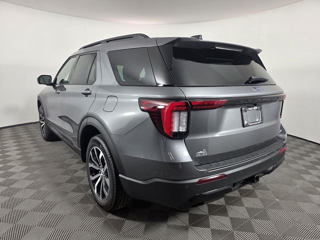 2025 Ford Explorer ST-Line photo 3
