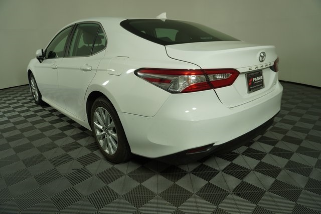 2020 Toyota Camry LE photo 5