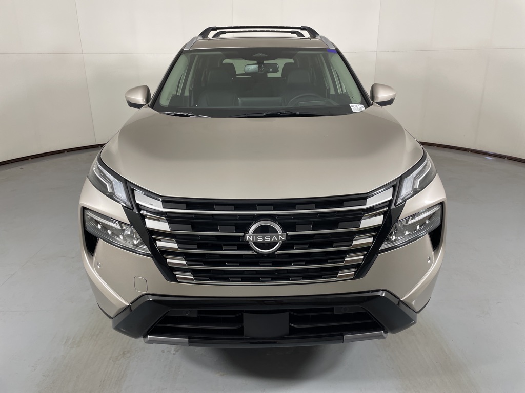 2026 Nissan Rogue Platinum photo 3