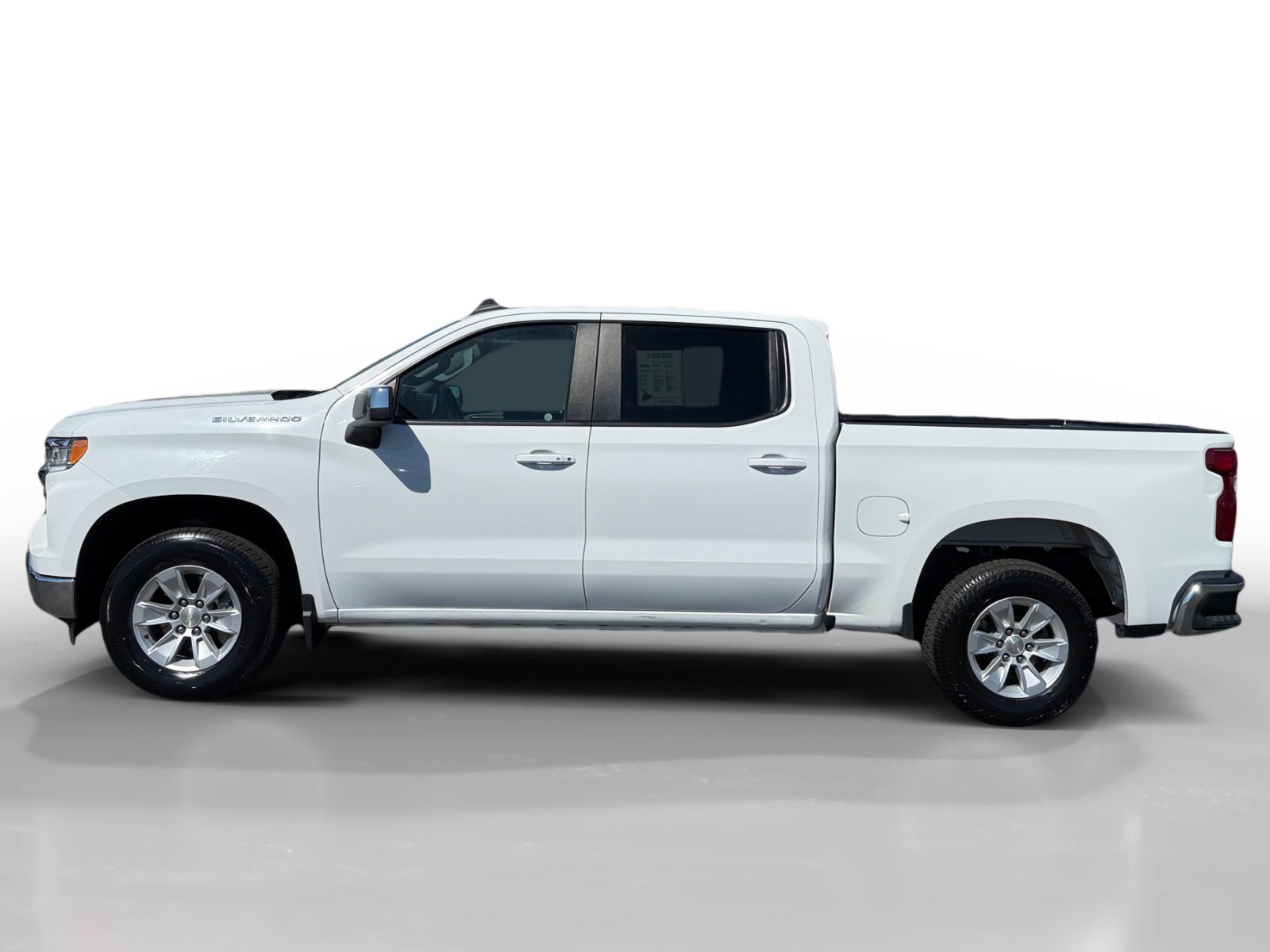 2022 Chevrolet Silverado 1500 LT photo 2