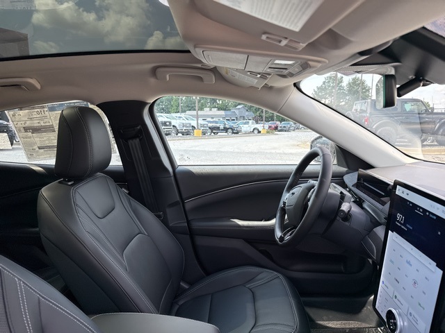 2025 Ford Mustang Mach-E Premium photo 15
