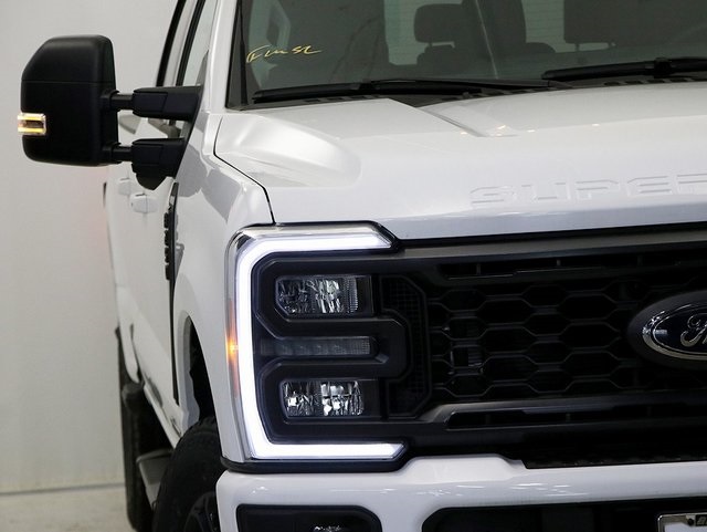 2024 Ford F-250 XLT photo 4