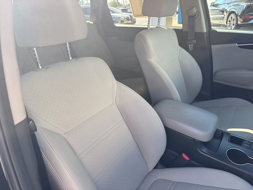 2020 Kia Sorento LX S photo 23