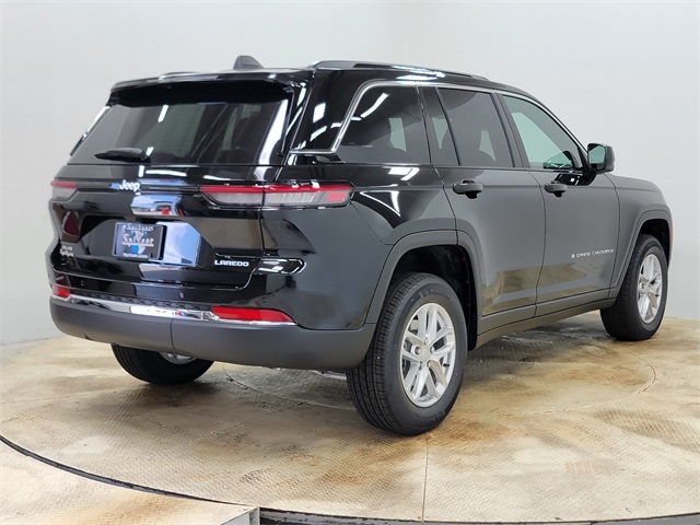 2025 Jeep Grand Cherokee Laredo X photo 3