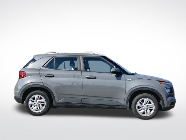 2020 Hyundai Venue SEL photo 6