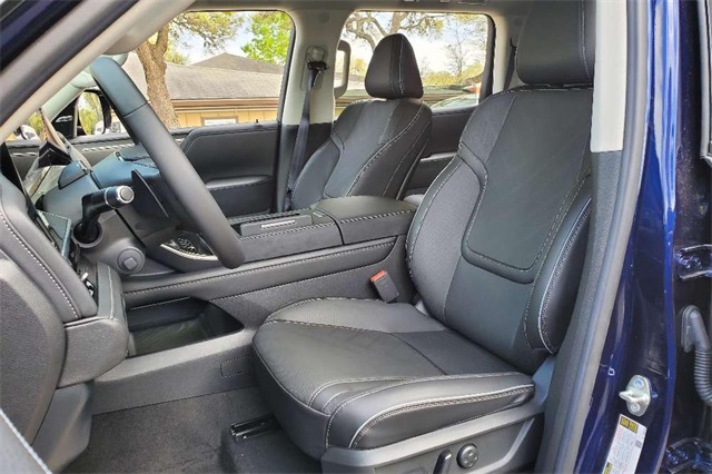 2025 Infiniti QX80 Luxe photo 6
