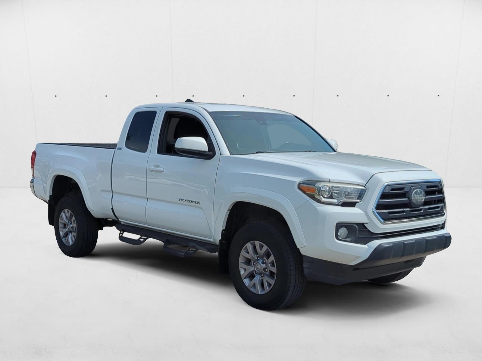 2018 Toyota Tacoma SR5 V6 photo 3