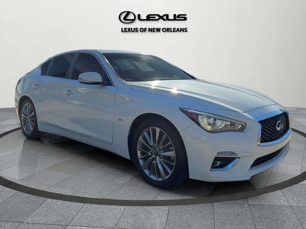 2018 INFINITI Q50 LUXE