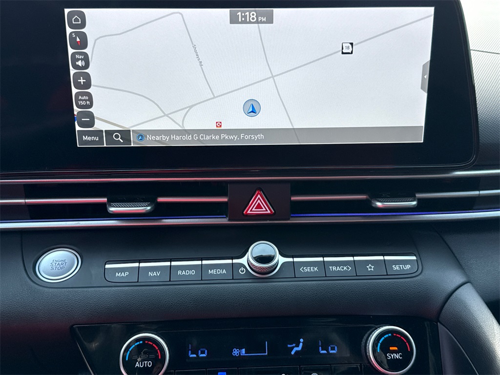 2024 Hyundai Elantra SEL photo 29