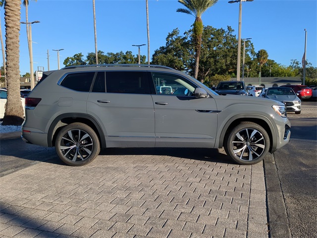 2026 Volkswagen Atlas SEL Premium R-Line photo 3