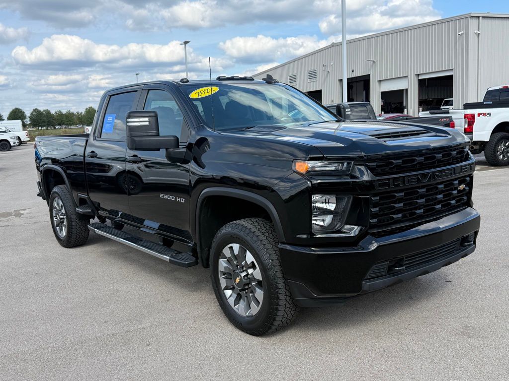 2022 Chevrolet Silverado 2500HD Custom photo 2