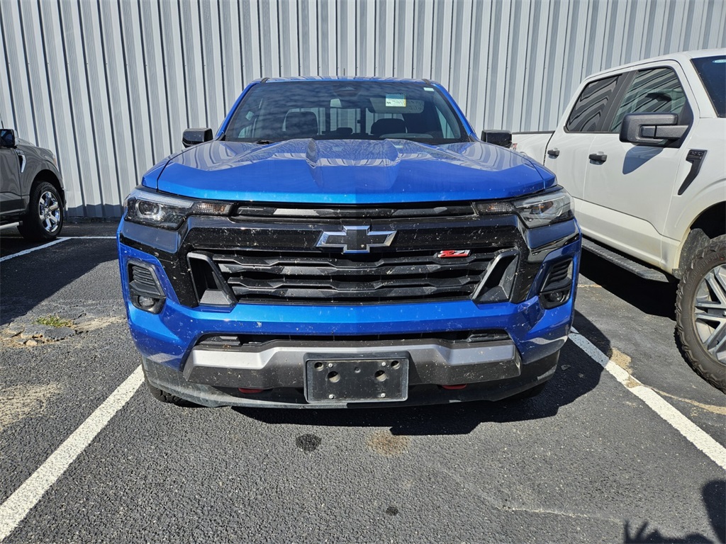 2024 Chevrolet Colorado Z71 photo 3