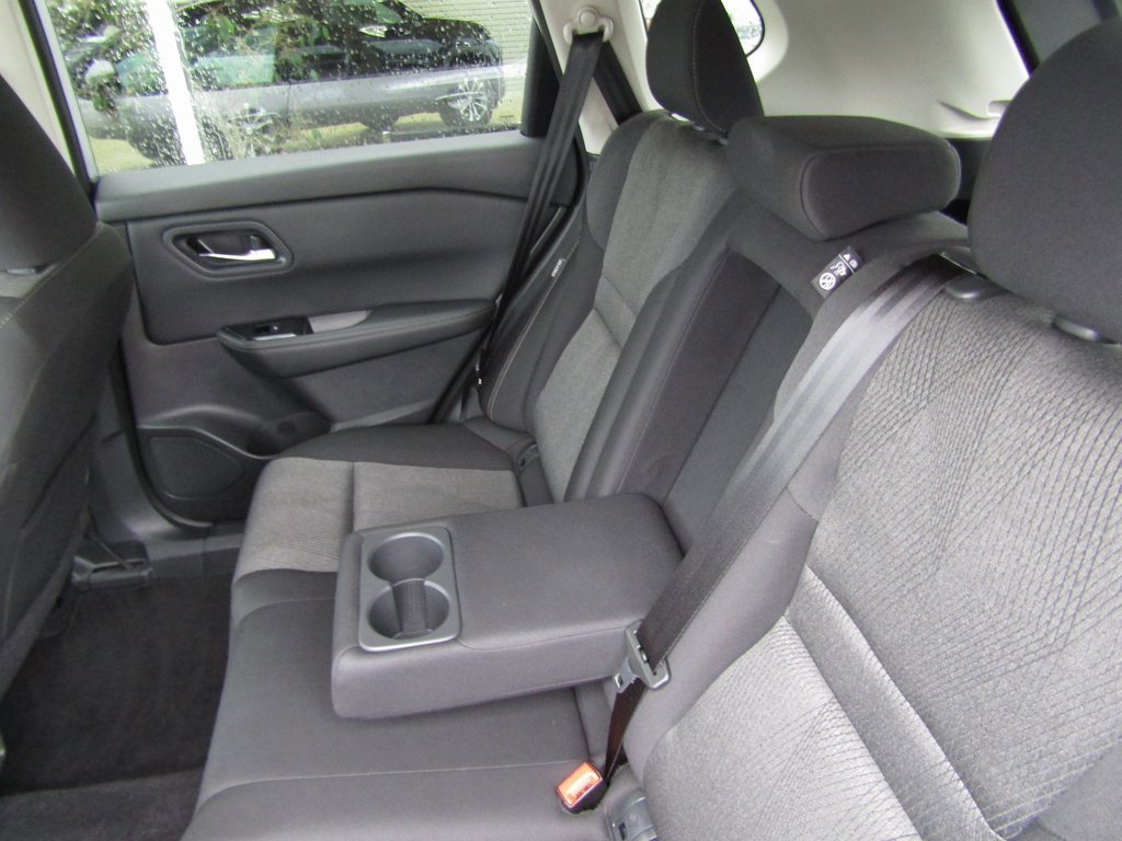 2024 Nissan Rogue SV photo 24