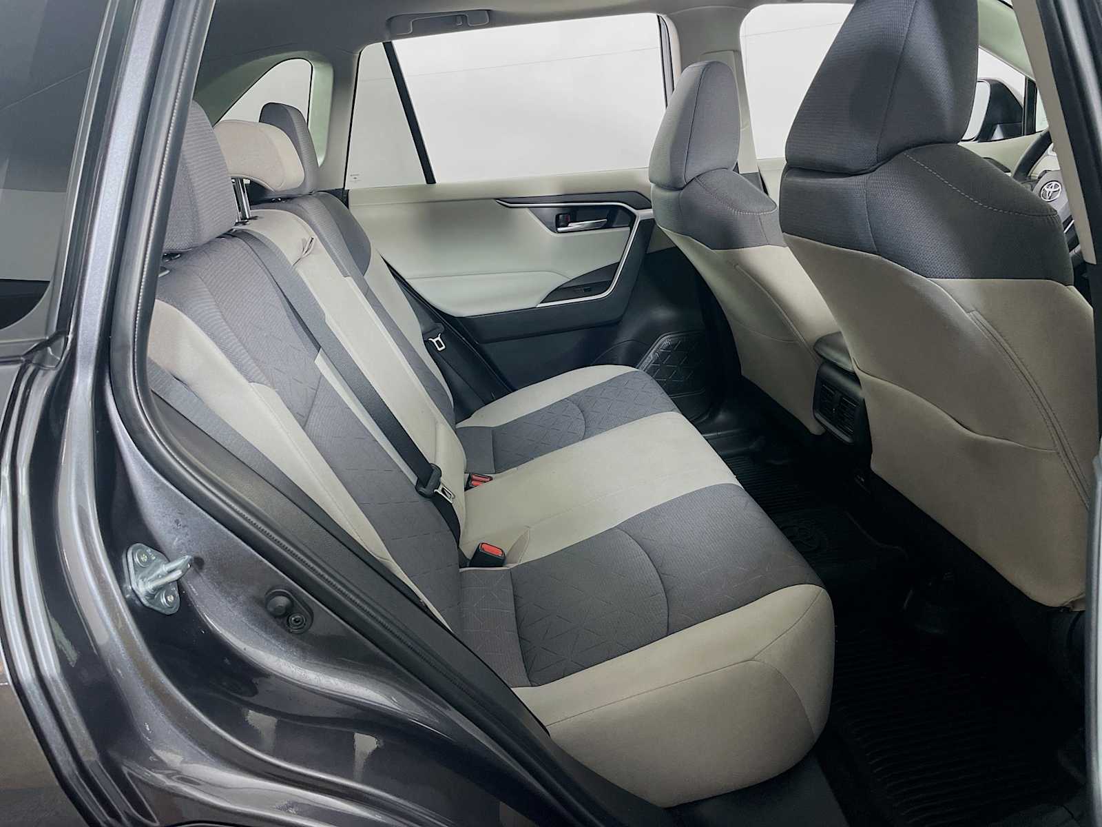 2024 Toyota RAV4 XLE photo 26