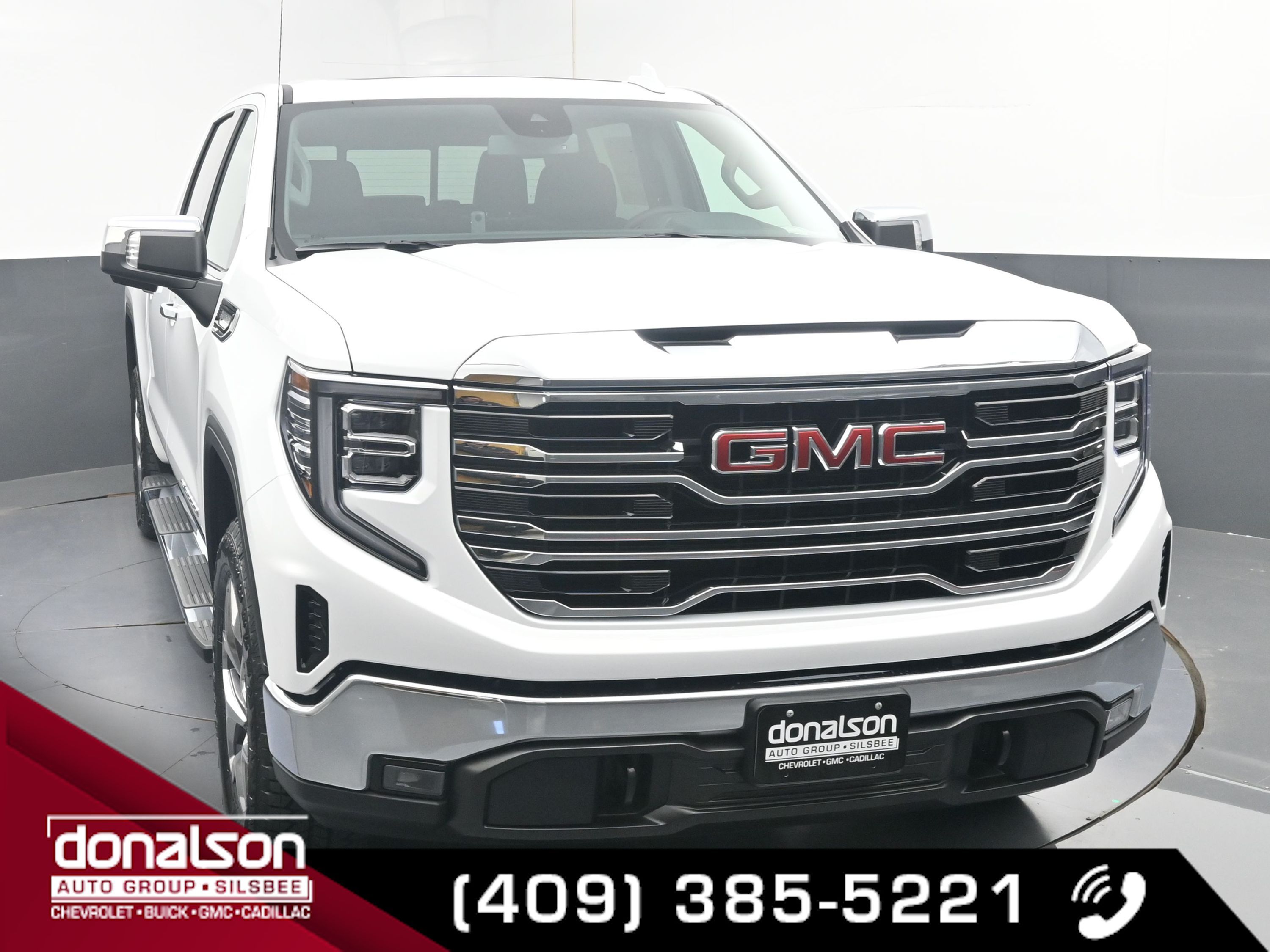 2026 Gmc Sierra SLT photo 2