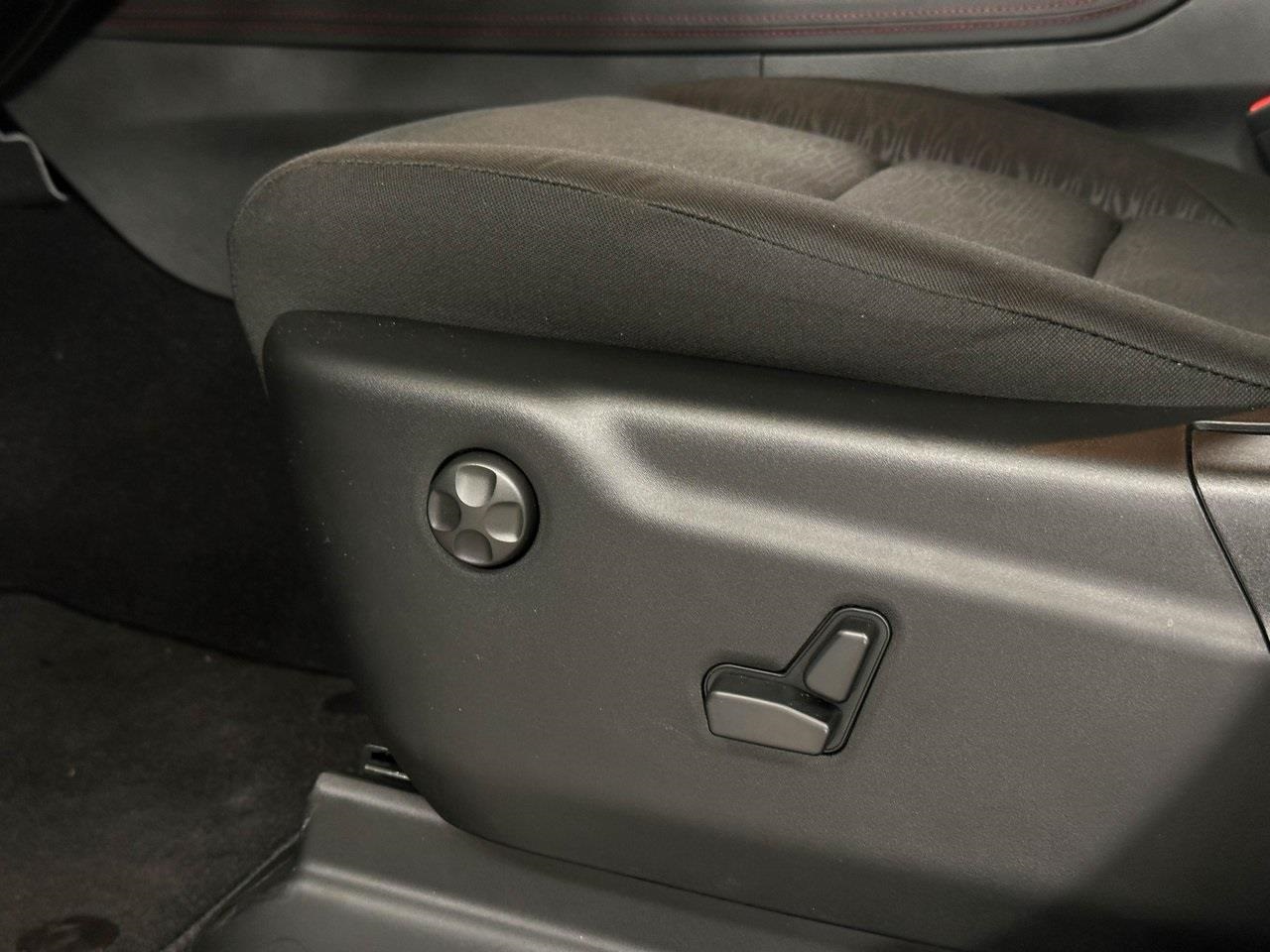 2025 Dodge Durango R/T photo 15