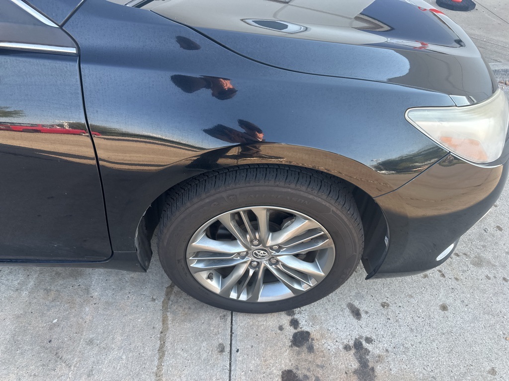 2017 Toyota Camry LE photo 3