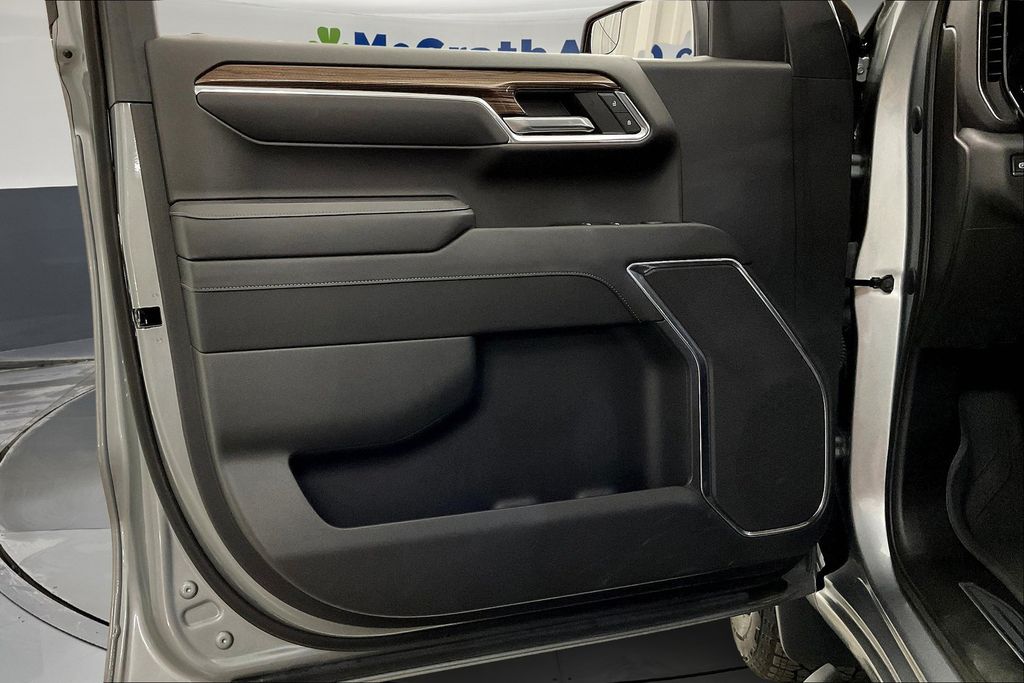 2023 Chevrolet Silverado 1500 RST photo 22
