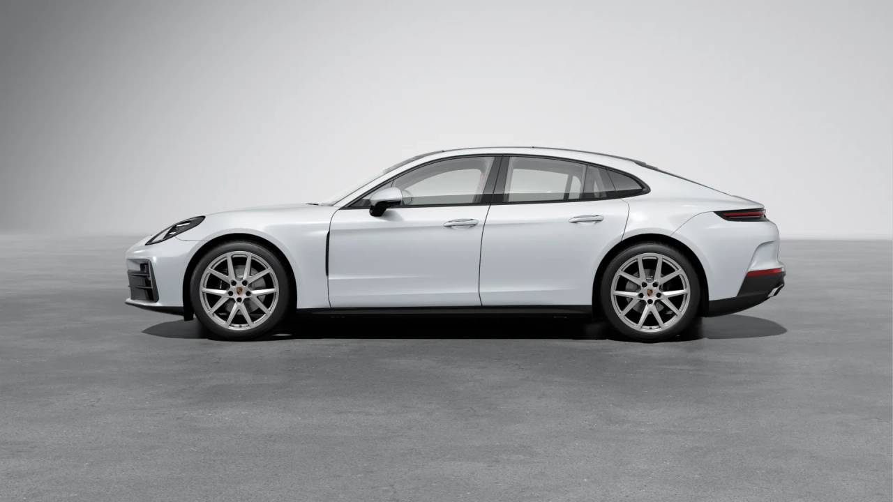 2026 Porsche Panamera 4 photo 2