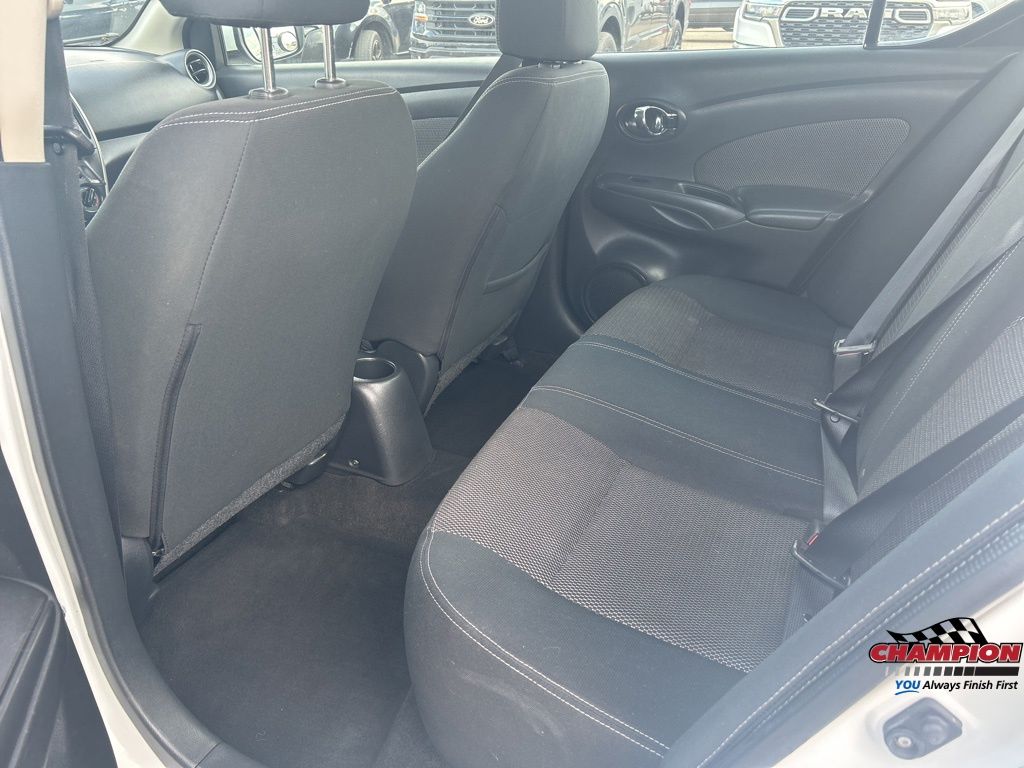 2016 Nissan Versa 1.6 SV photo 9