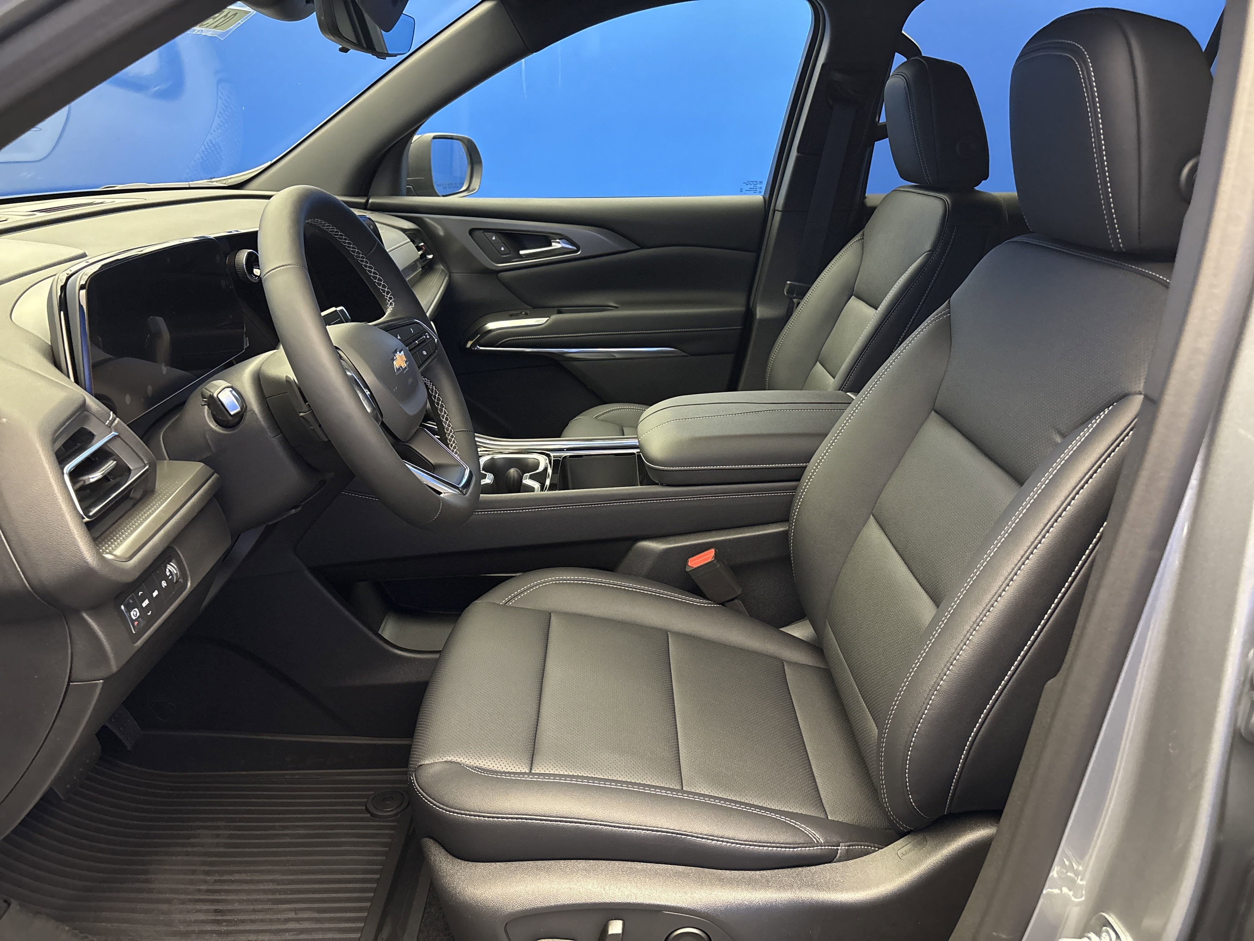2026 Chevrolet Traverse photo 11