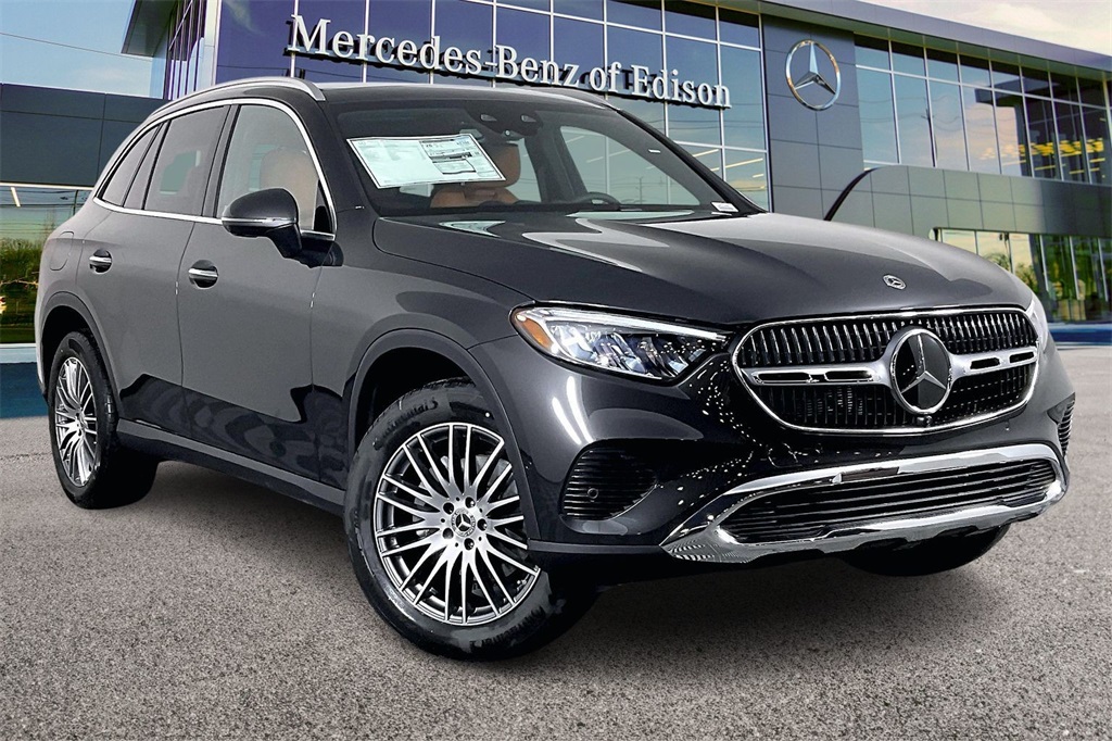 2026 Mercedes-Benz GLC Base's photo