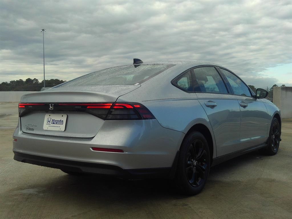 2025 Honda Accord SE photo 6