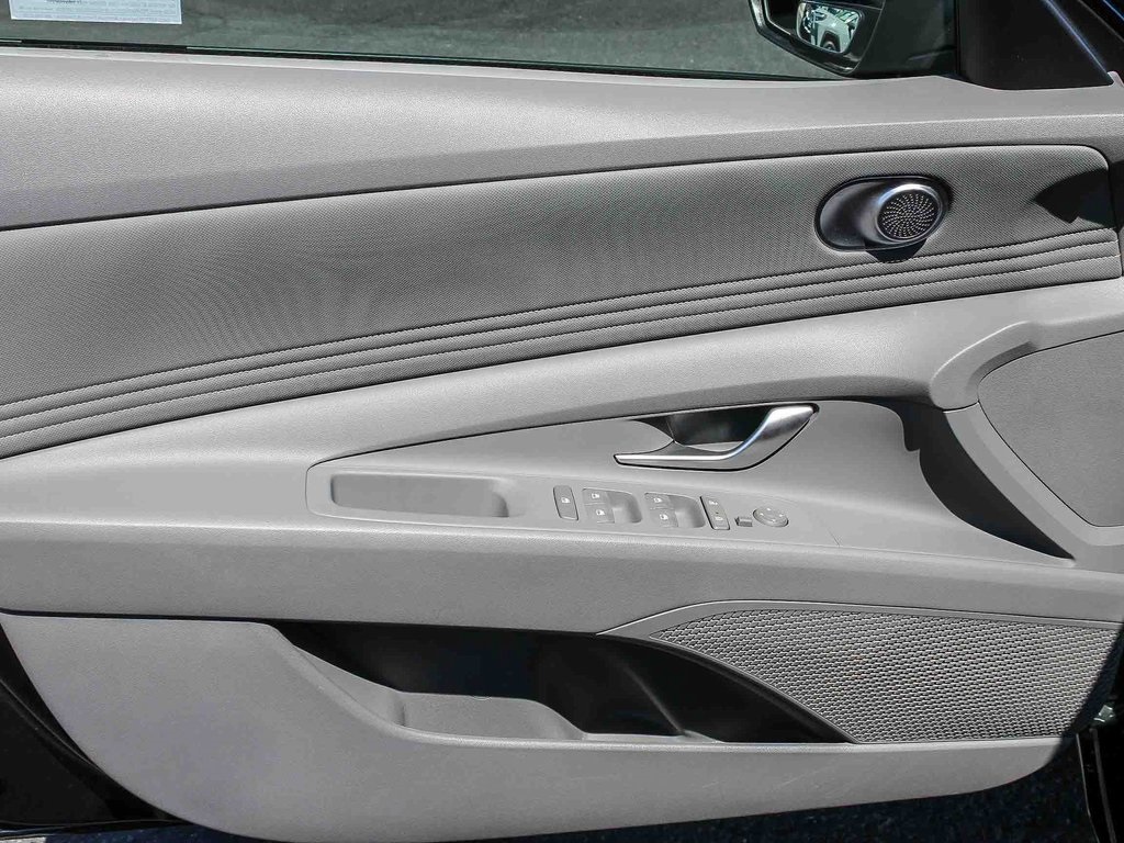 2023 Hyundai Elantra SEL photo 19