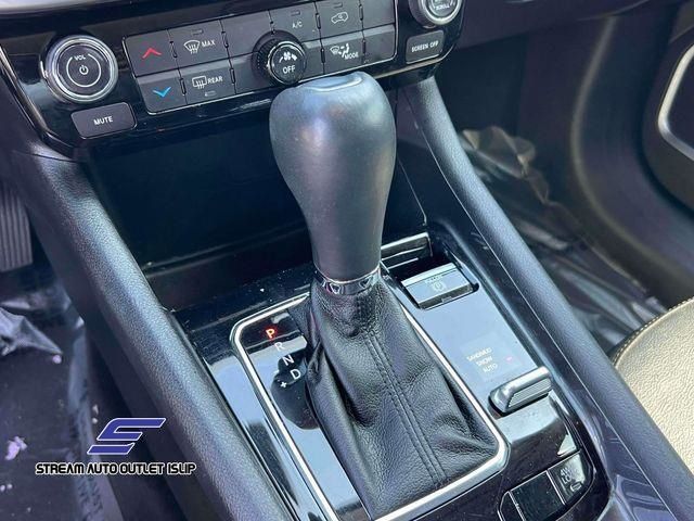 2022 Jeep Compass Latitude Lux photo 27