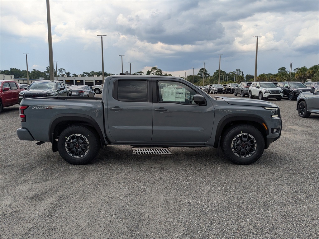 2025 Nissan Frontier PRO-X photo 2