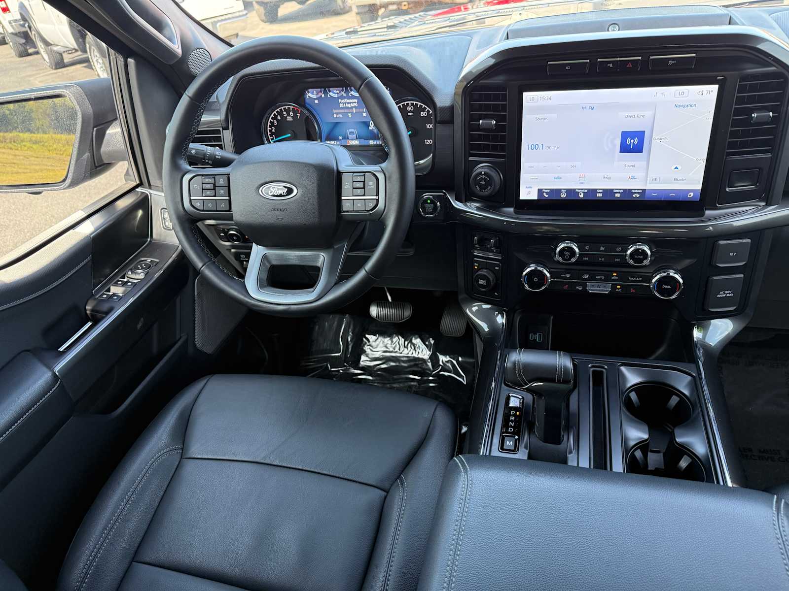 2023 Ford F-150 XLT photo 25