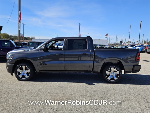2025 Ram 1500 Tradesman photo 4