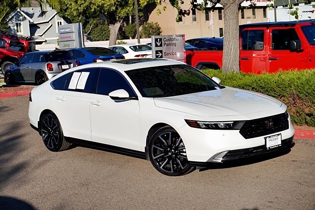 2024 Honda Accord Hybrid Touring photo 2