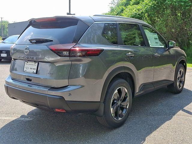 2025 Nissan Rogue SV photo 3