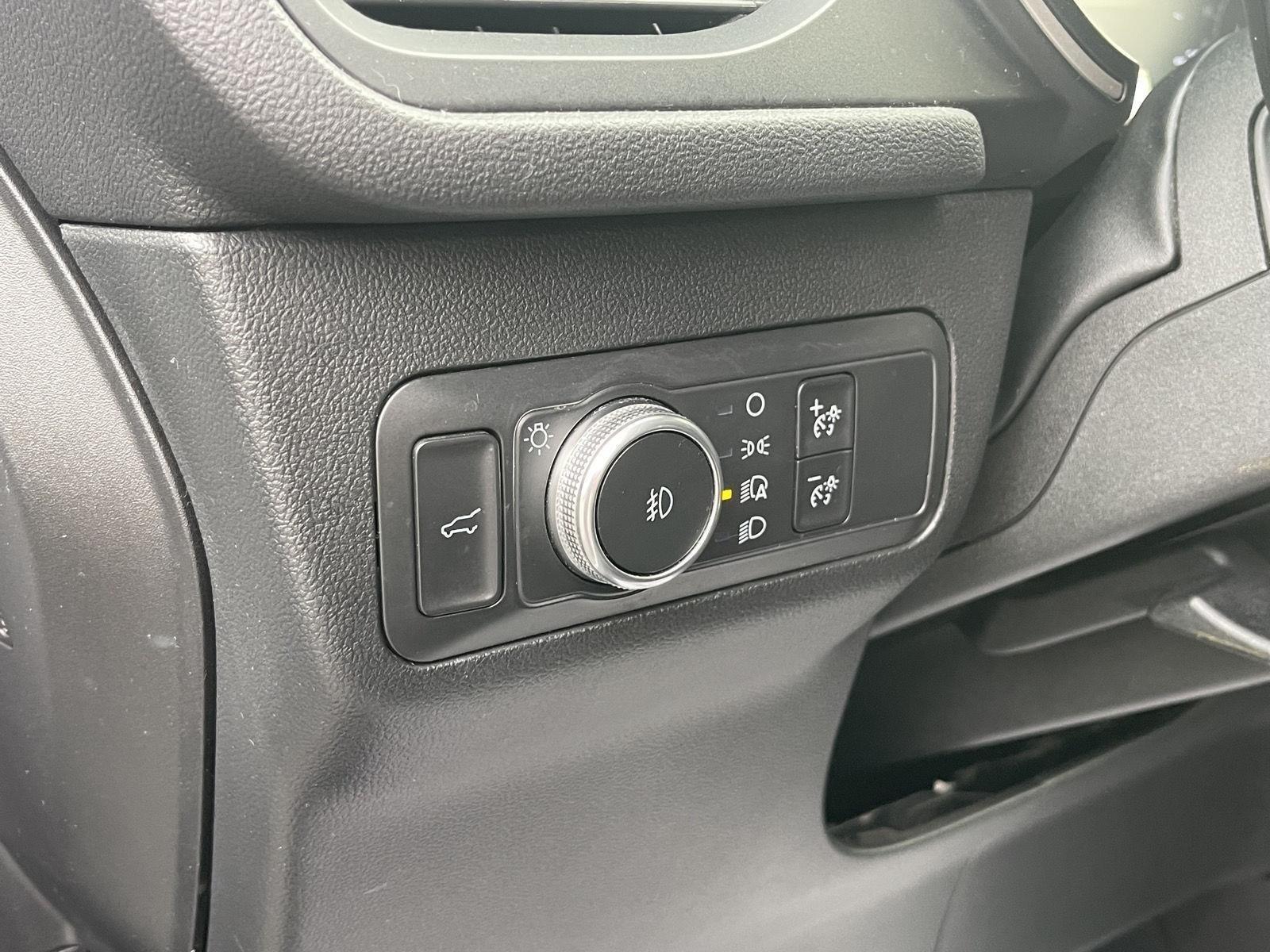 2020 Ford Escape SEL photo 23