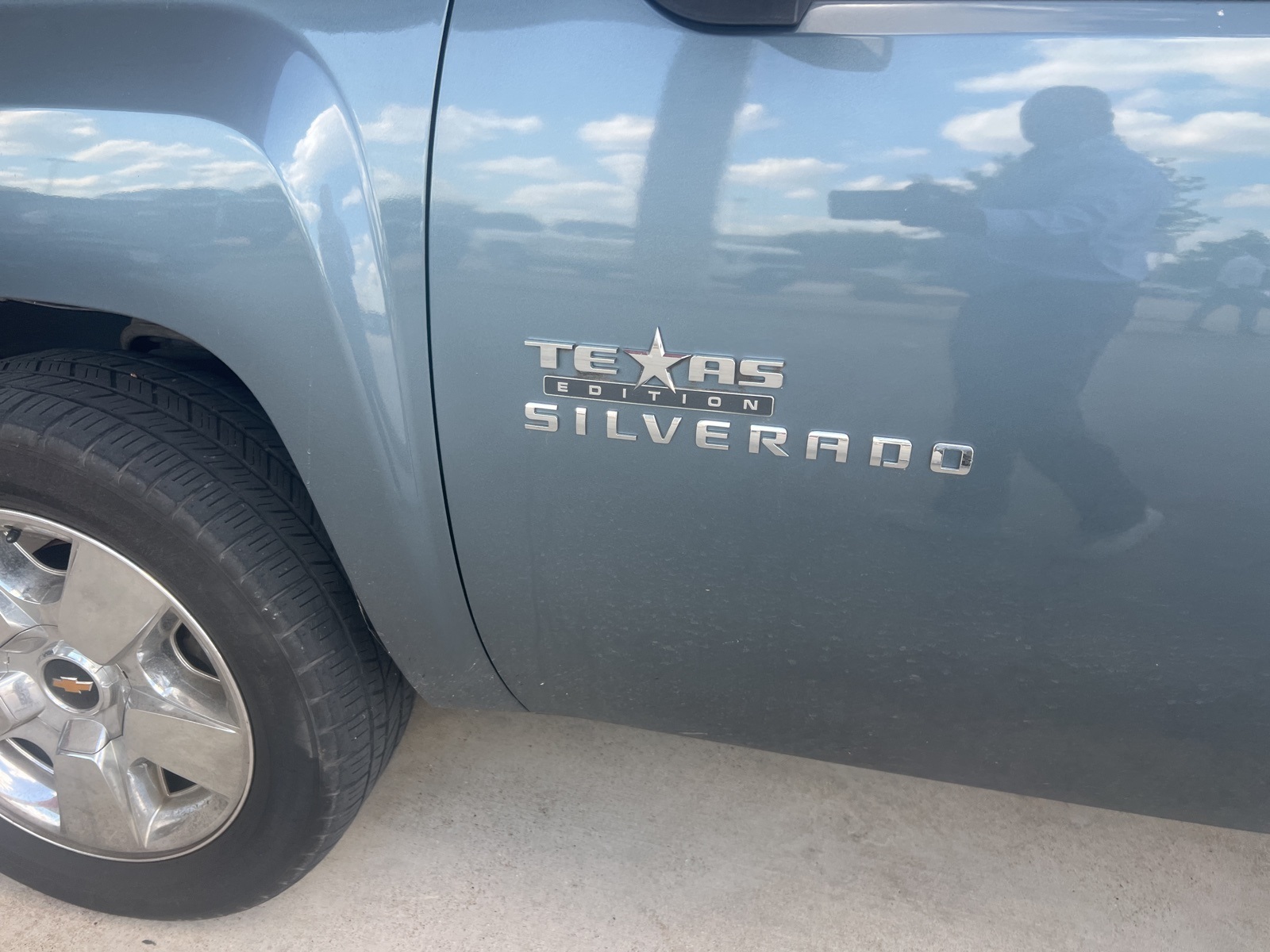 2009 Chevrolet Silverado 1500 LT photo 4