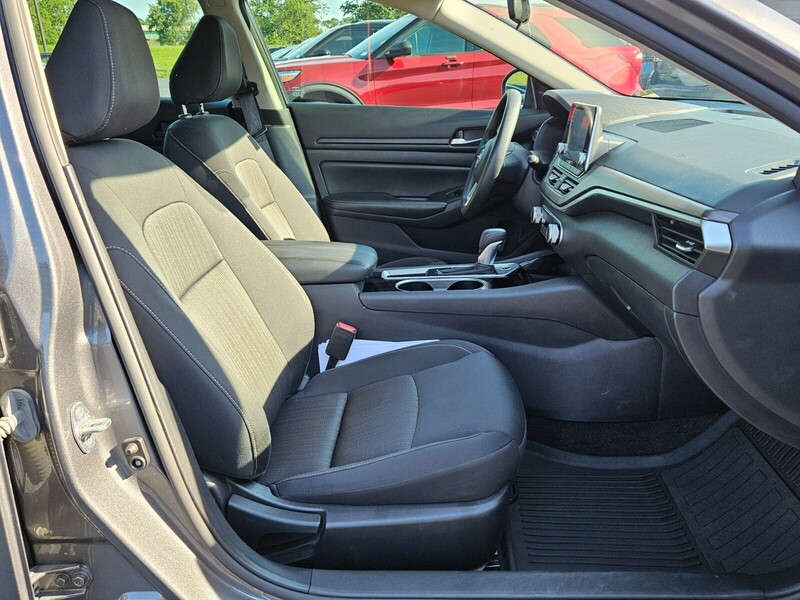 2024 Nissan Altima 2.5 SV photo 16